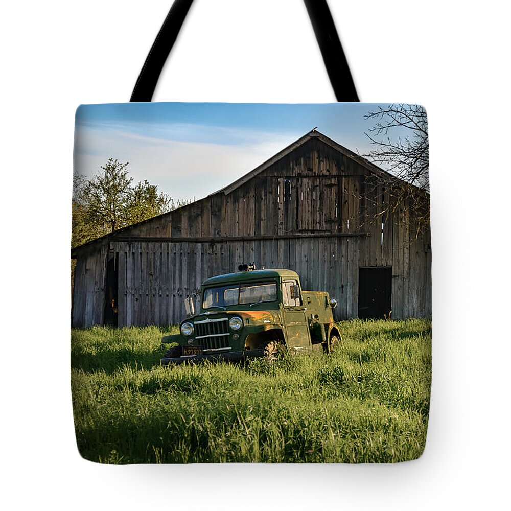 Pennington Tote Bag featuring the photograph Old Jeep, Old Barn by Mike Ronnebeck