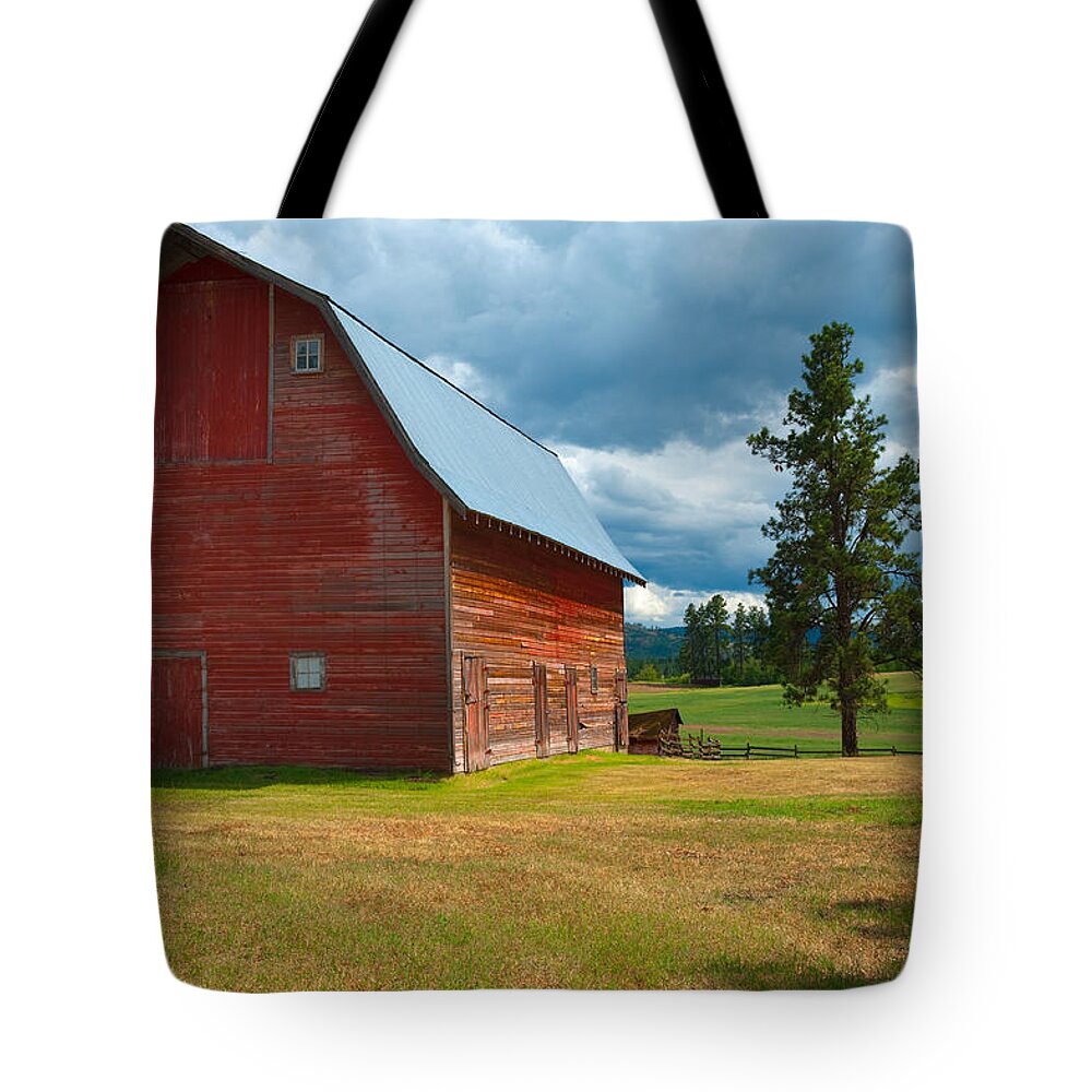 Barn Tote Bag featuring the photograph Old Red Big Sky Barn by Sandra Bronstein