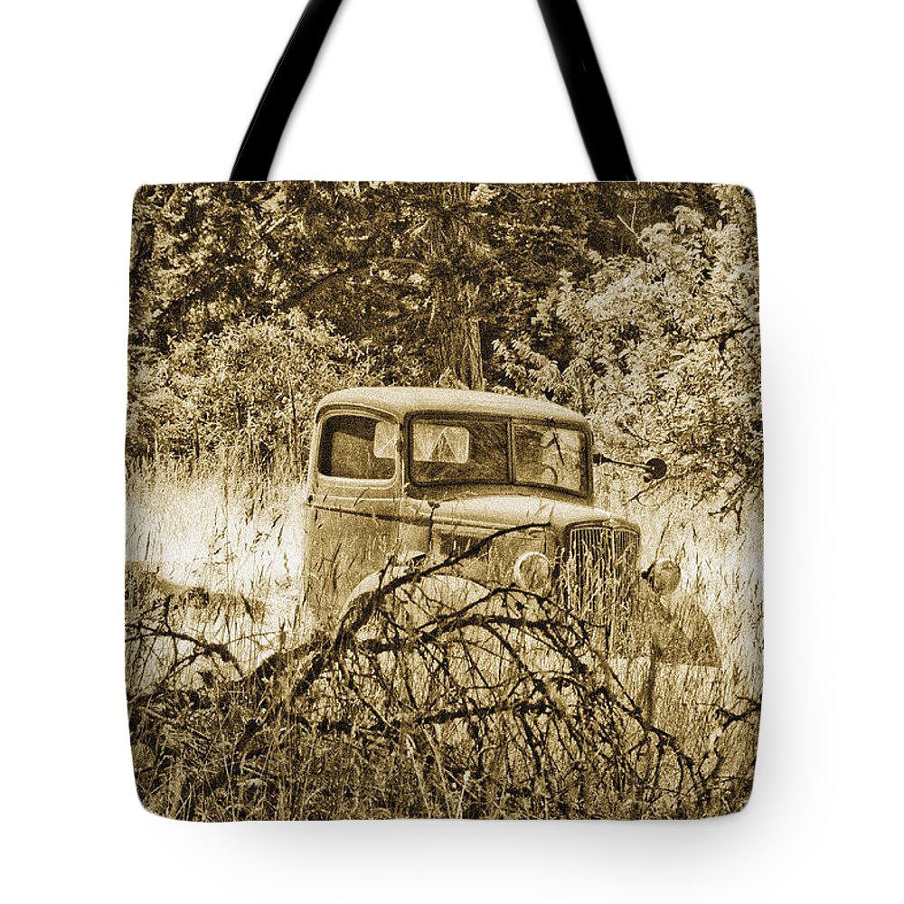 Vintage Tote Bag featuring the photograph Old Truck by Linda McRae