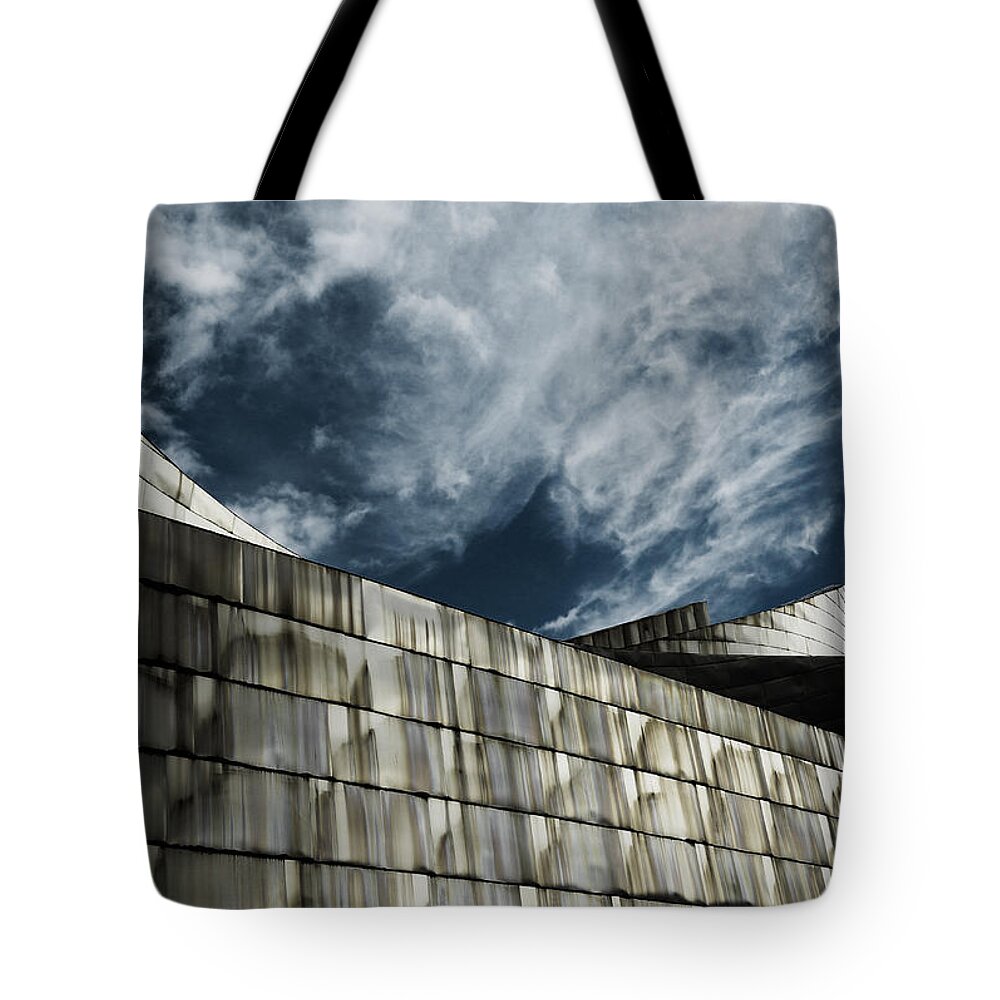 Museum Tote Bag featuring the photograph On the museum by Emme Pons