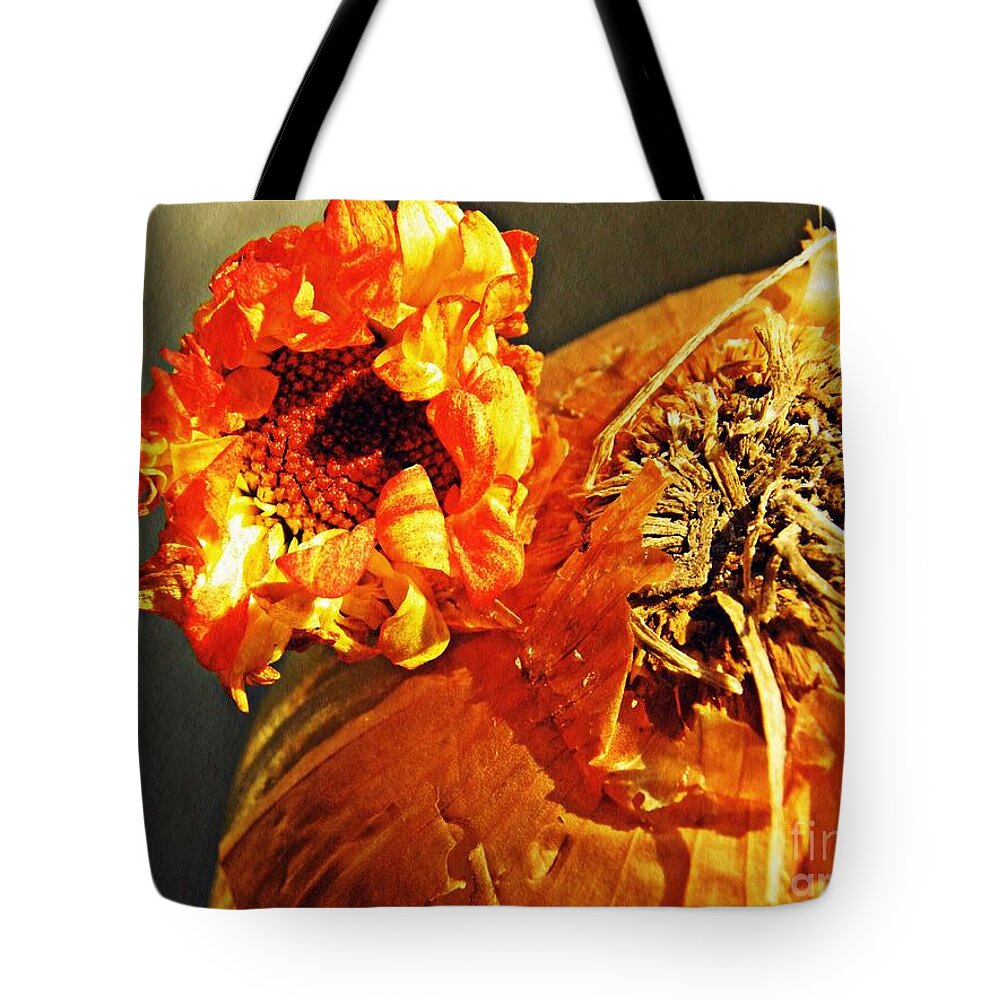 Onion Tote Bag featuring the photograph Onion and His Daisy by Sarah Loft