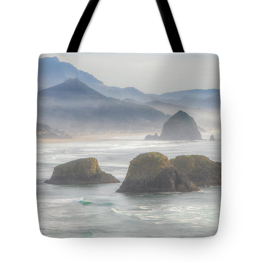 Oregon Tote Bag featuring the photograph Oregon Coastline 0742 by Kristina Rinell