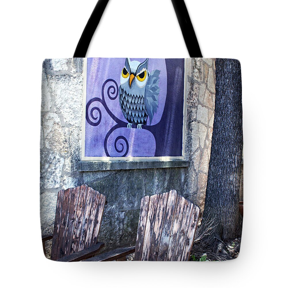 Chair Tote Bag featuring the painting Outdoor Art Walk by Ella Kaye Dickey