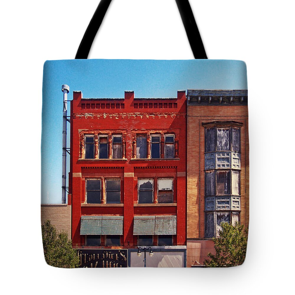 Downtown Sandusky Ohio Tote Bag featuring the photograph Painting The Town Red by Shawna Rowe
