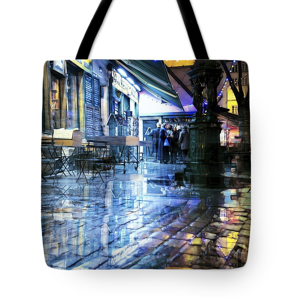 Evie Tote Bag featuring the photograph Paris Shakespeare and Company by Evie Carrier