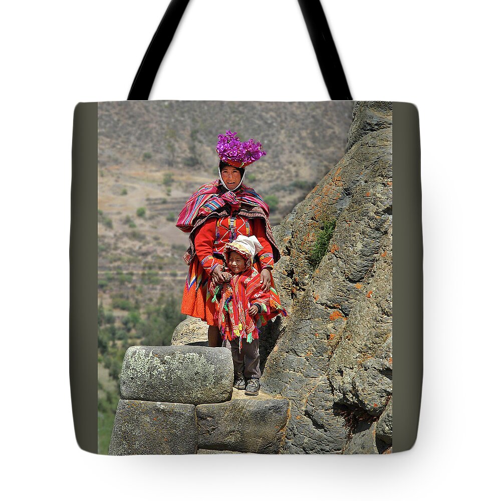 Peru Tote Bag featuring the photograph Peruvian Mother and Child by Alan Toepfer