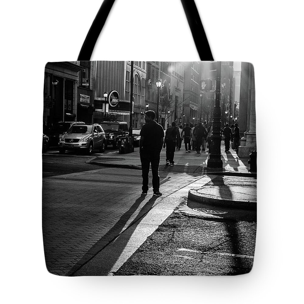 Broad Street Tote Bag featuring the photograph Philadelphia Street Photography - 0943 by David Sutton