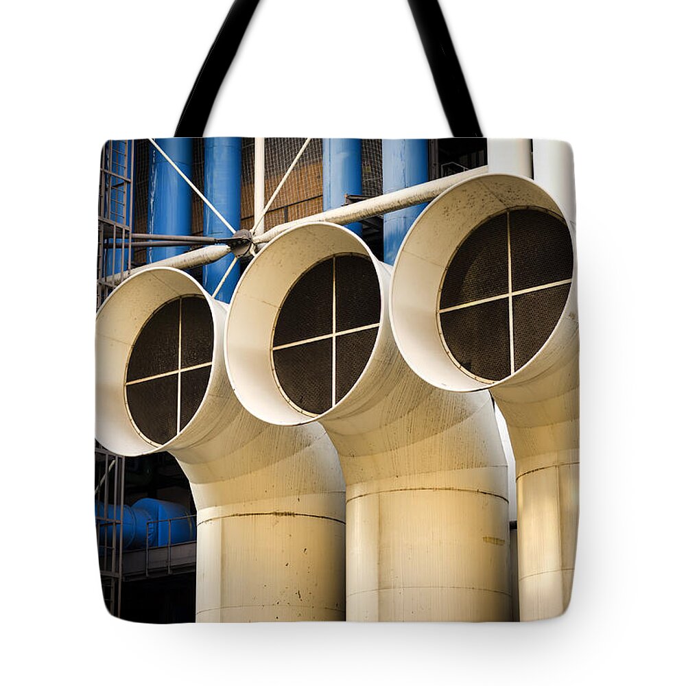 Centre Tote Bag featuring the photograph Pompidou by Pablo Lopez