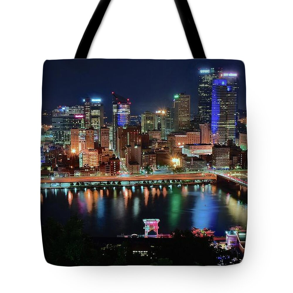 Pittsburgh Tote Bag featuring the photograph Postcard Pittsburgh by Frozen in Time Fine Art Photography