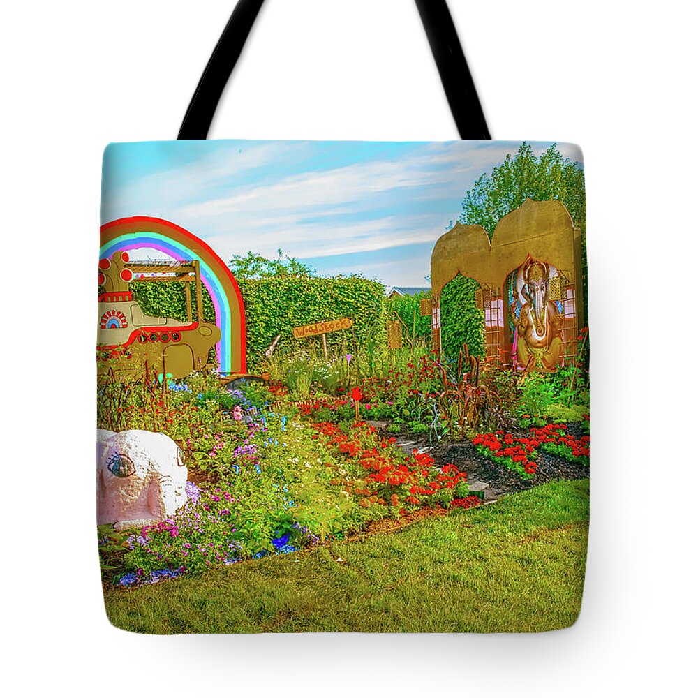 Garden Tote Bag featuring the photograph Psychedelic rock by Leif Sohlman