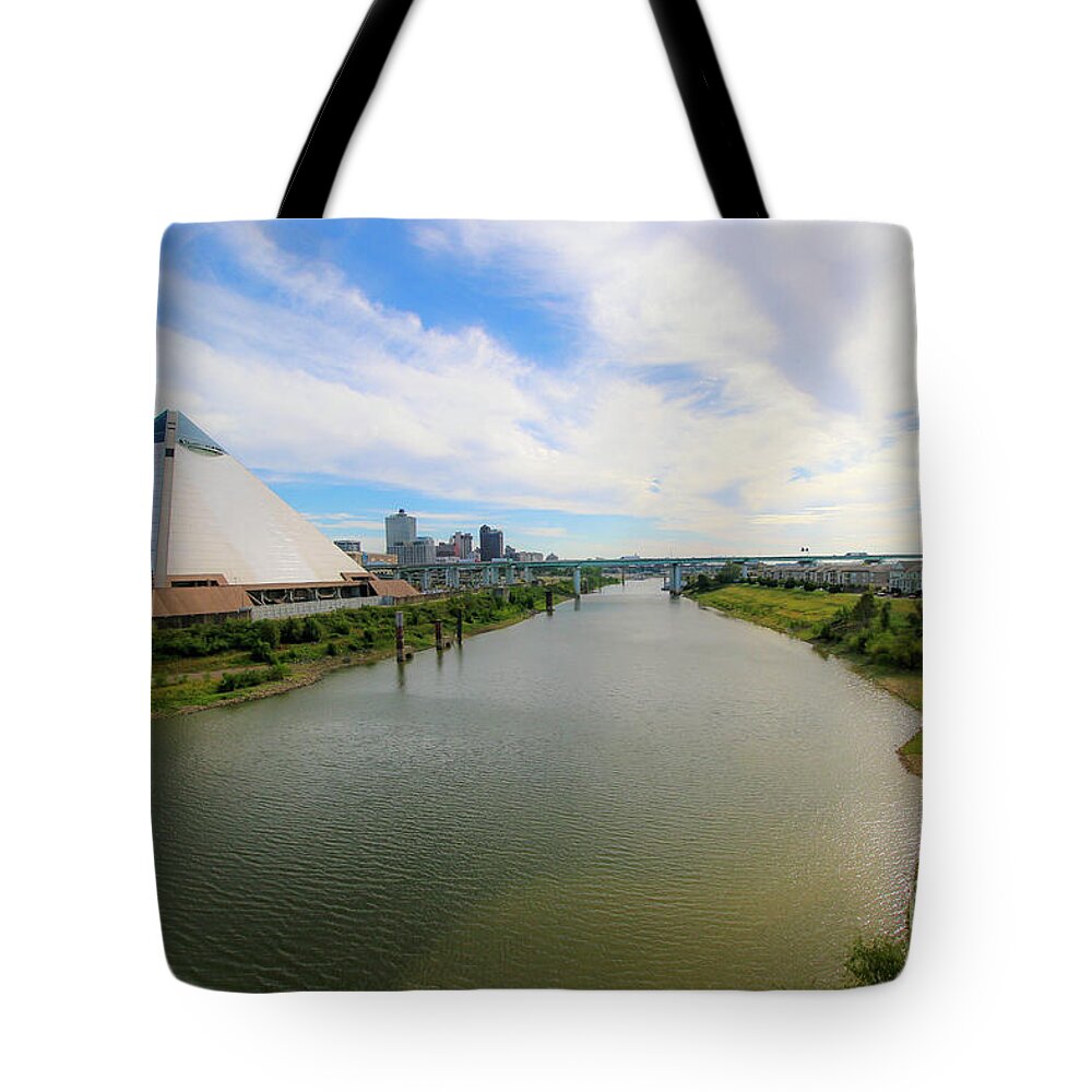 Memphis Tote Bag featuring the photograph Pyramid on the Mississippi by Veronica Batterson