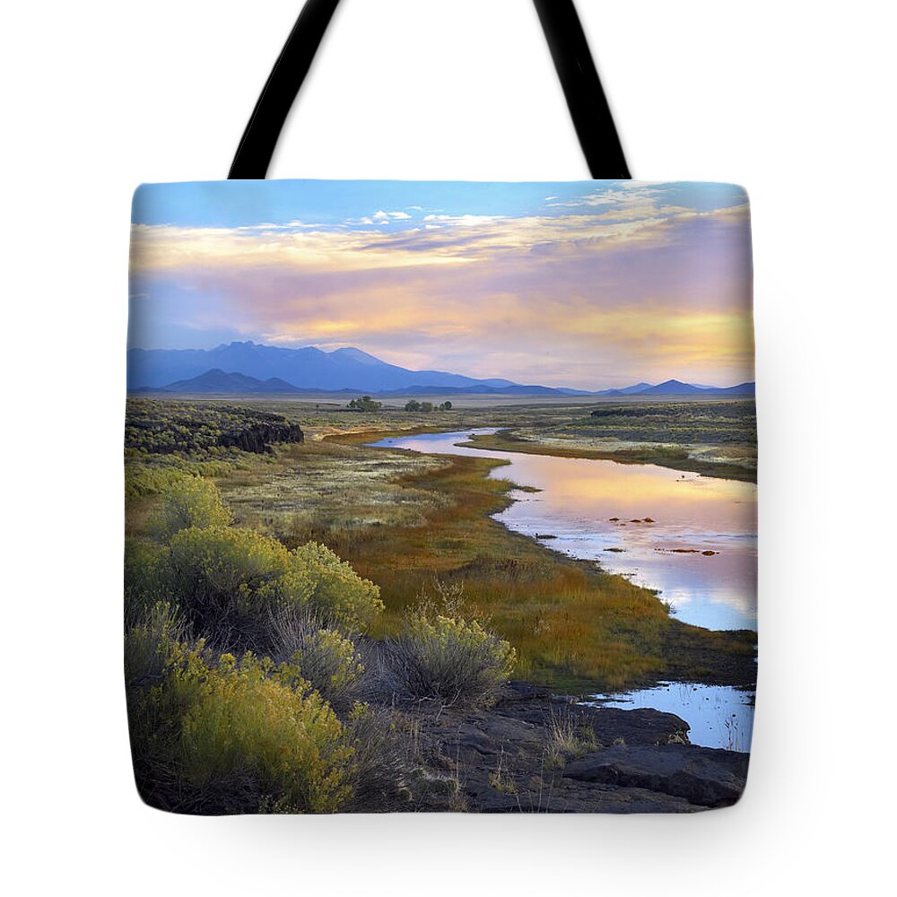 00175176 Tote Bag featuring the photograph Rio Grande And The Sangre De Cristo by Tim Fitzharris