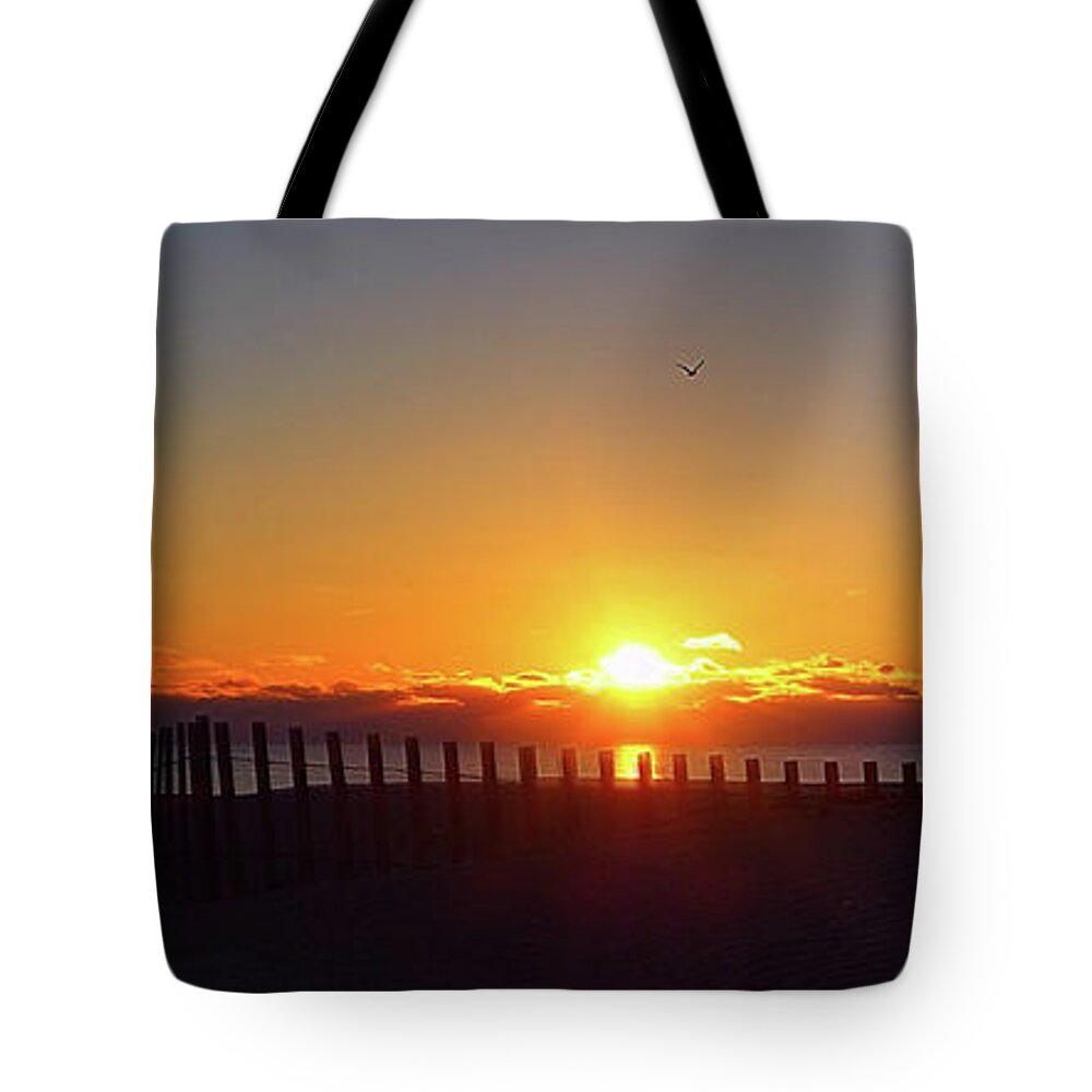 Ocean Tote Bag featuring the photograph Rising by Newwwman