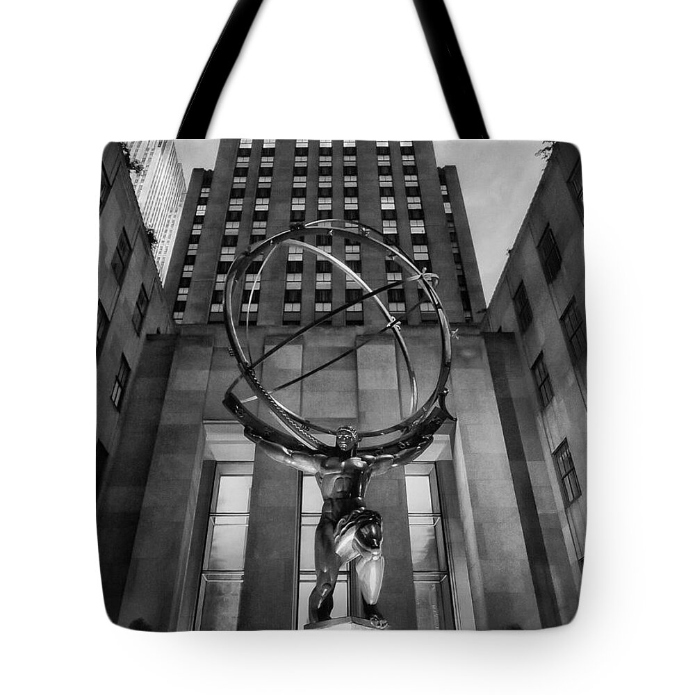 Rockefeller Center Tote Bag featuring the photograph Rockefeller Centre by Diana Rajala