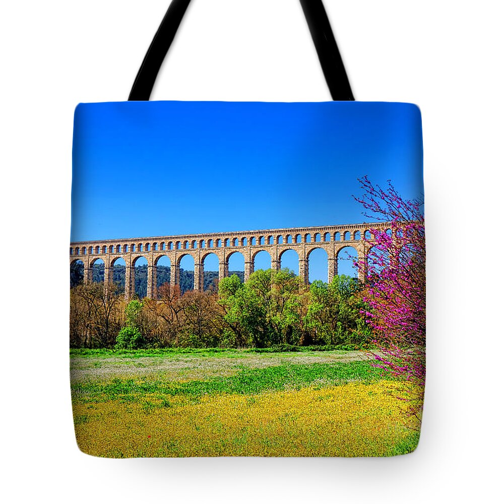 Roquefavour Tote Bag featuring the photograph Roquefavour Aqueduct by Olivier Le Queinec