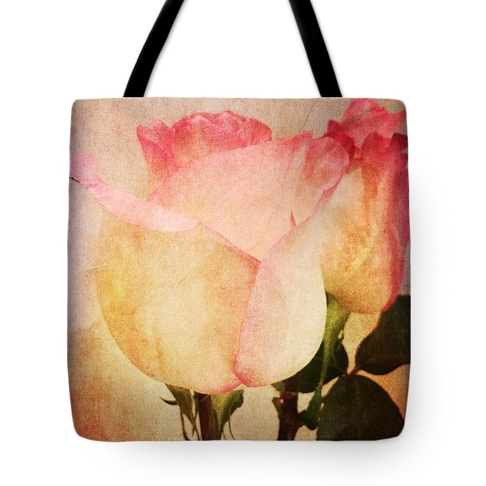 Roses Tote Bag featuring the photograph Rosas by Onedayoneimage Photography