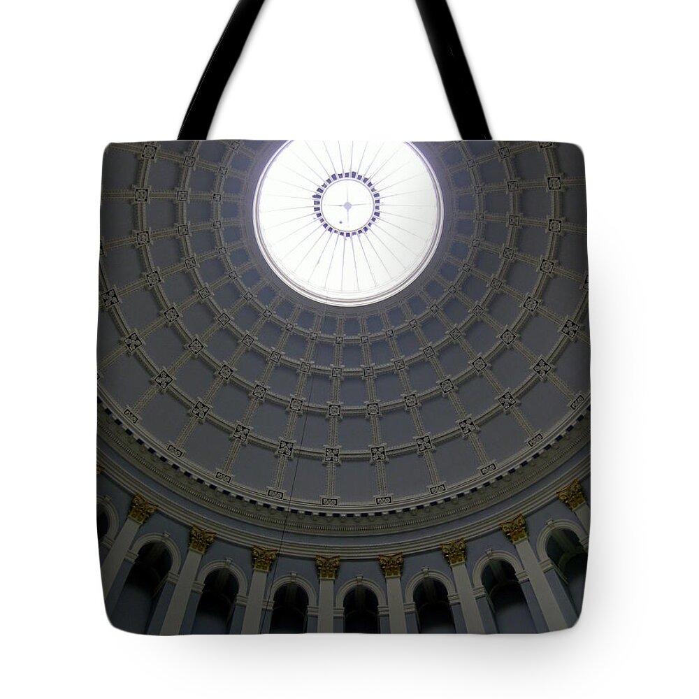 Places Tote Bag featuring the photograph Royal by Lidia Trifonova
