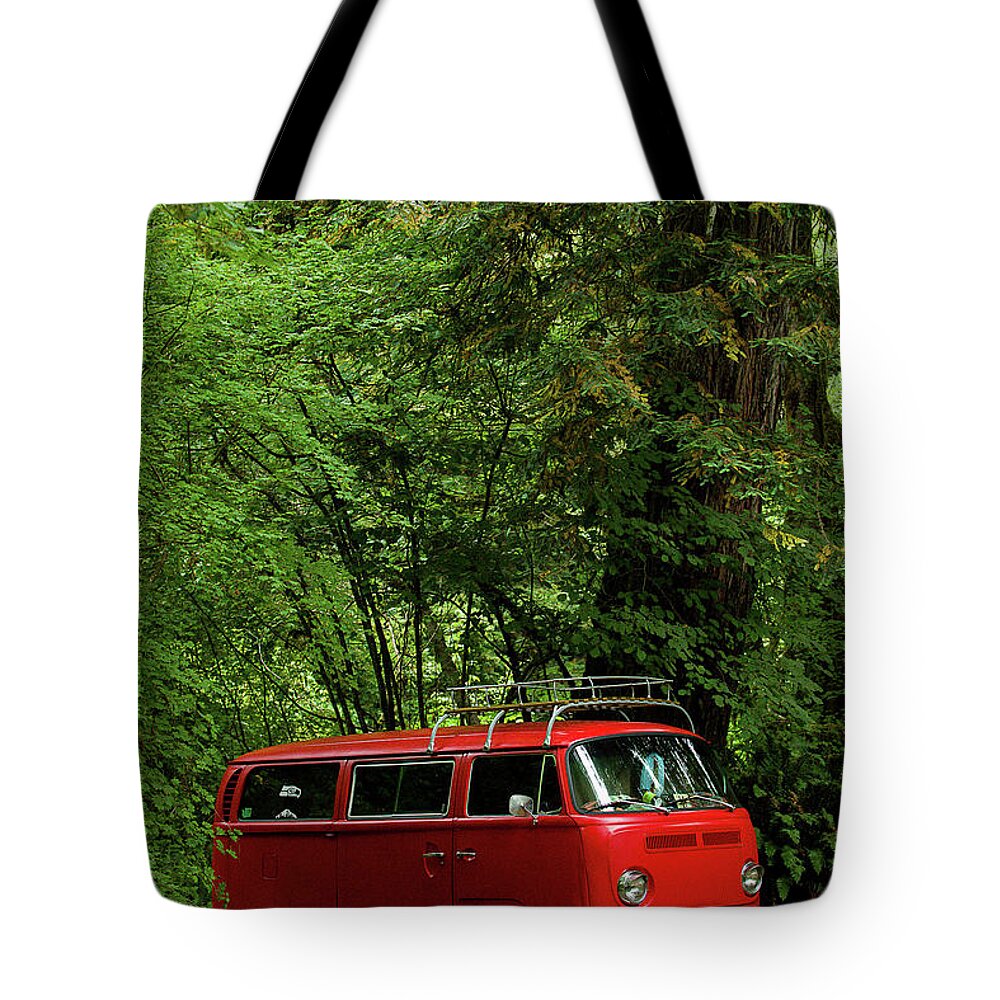 Bus Tote Bag featuring the photograph Ruby in the Woods by Richard Kimbrough