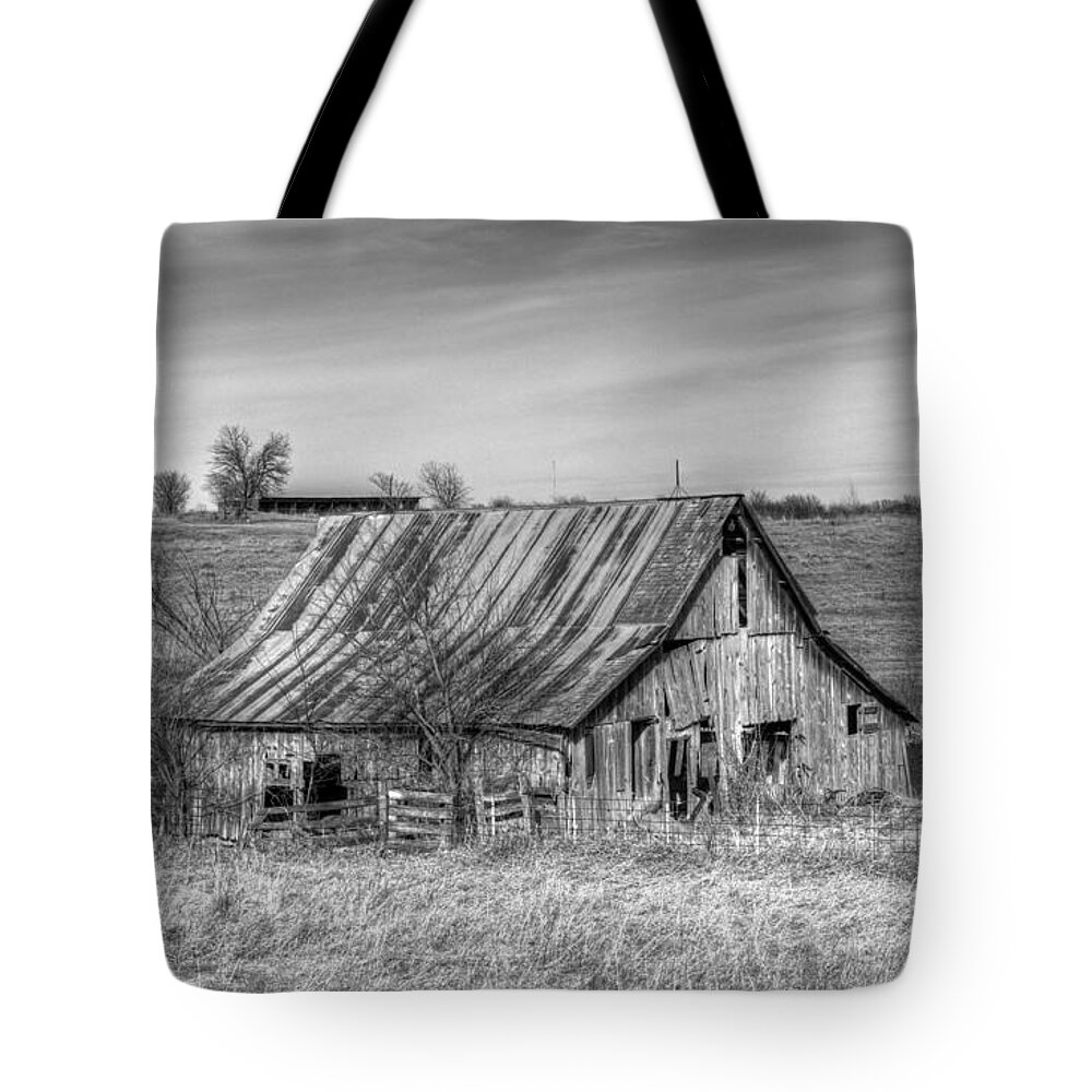 Old Tote Bag featuring the photograph Rural Iowa by J Laughlin