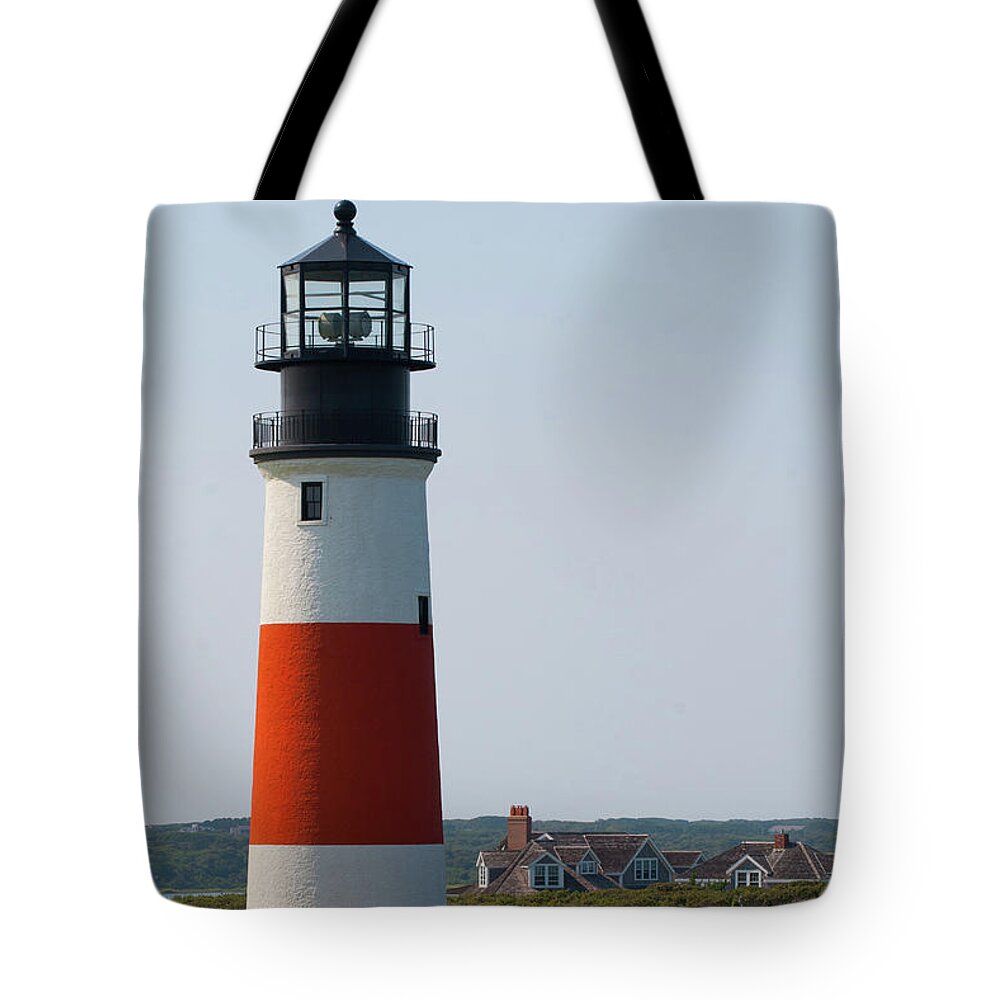 Beach Tote Bag featuring the photograph Sankaty Lighthouse, Nantucket by Barry Wills