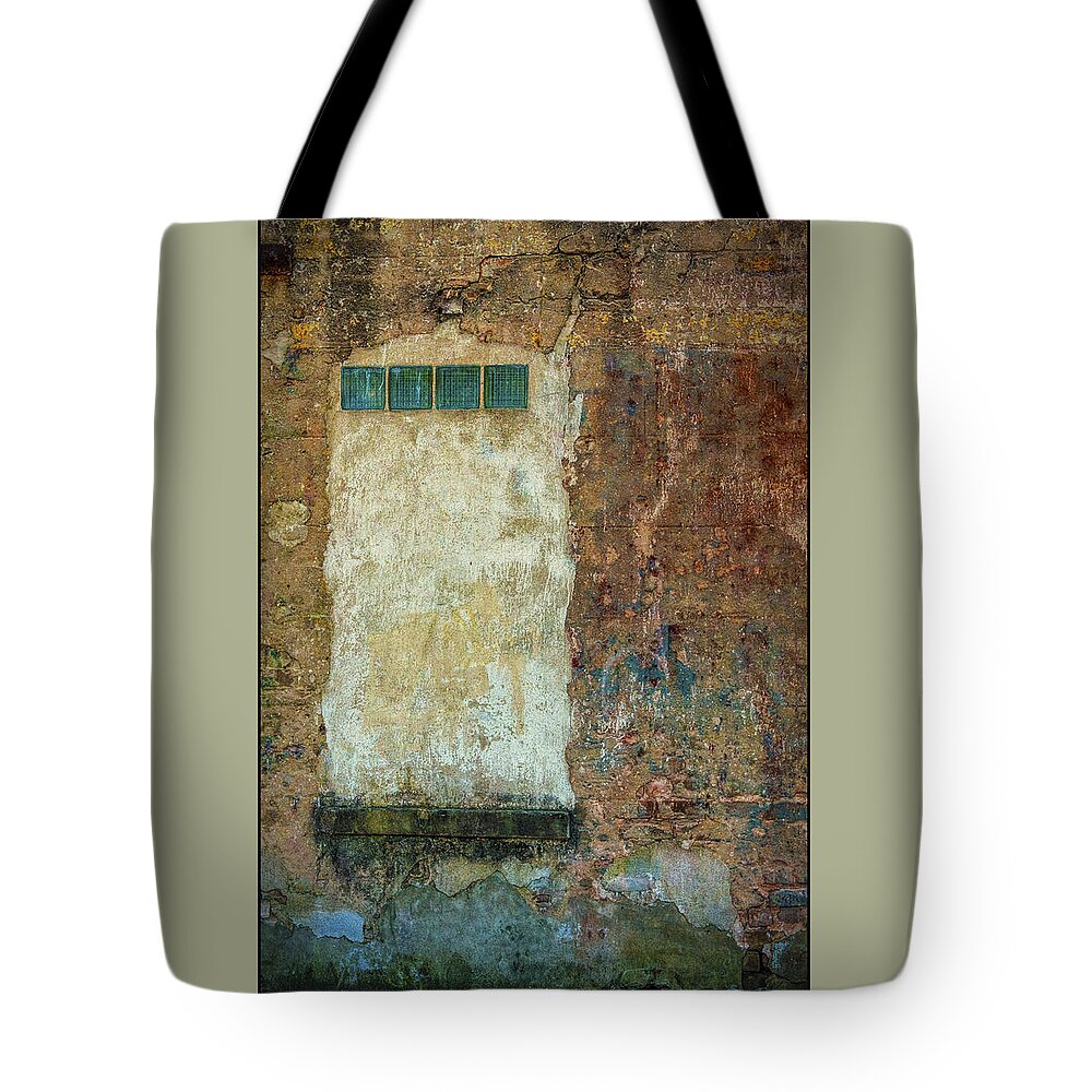 Old Tote Bag featuring the photograph Savannah Wall by Peggy Dietz