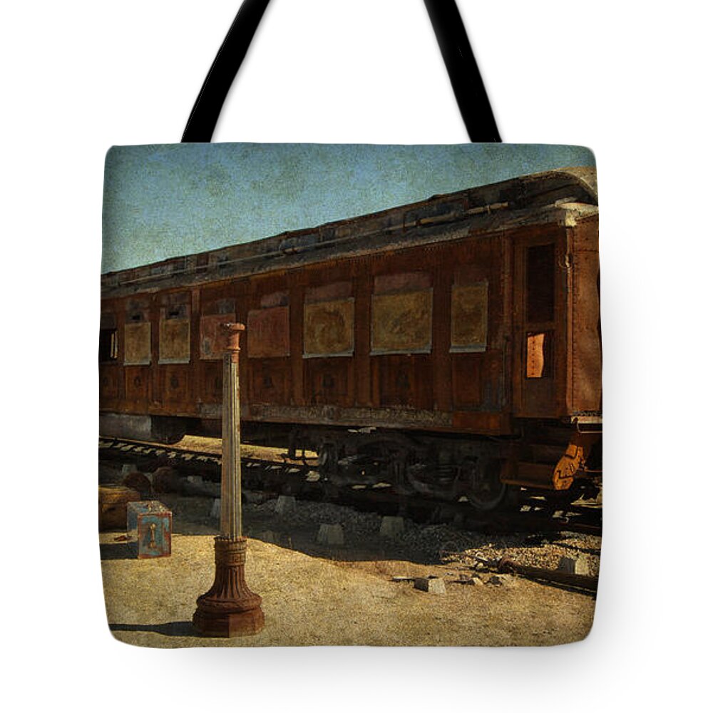 Scarlet Lady Tote Bag featuring the photograph Scarlet Lady Vintage by Sandra Selle Rodriguez