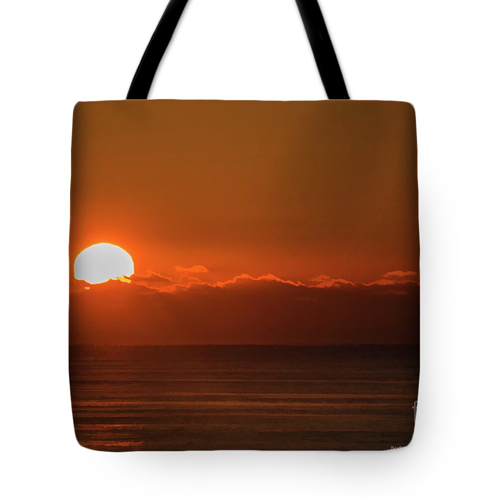 Sunset Tote Bag featuring the photograph Sinking Sun by Roberta Byram