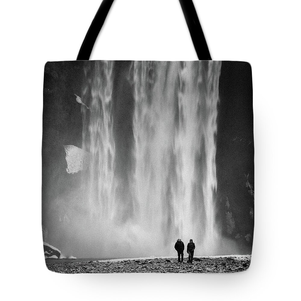 B & W Tote Bag featuring the photograph Skogafoss by Geoff Smith