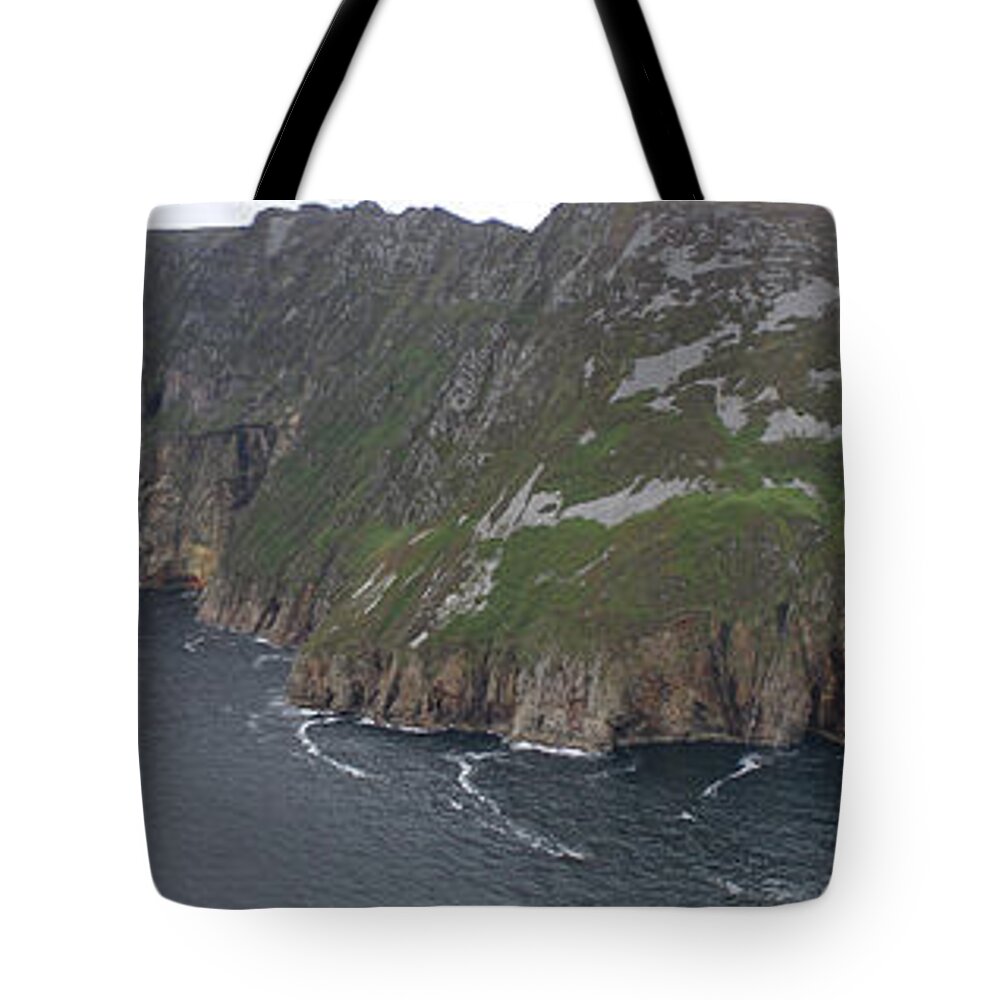 Sliabh Liag Tote Bag featuring the photograph Slieve League Cliffs by John Moyer