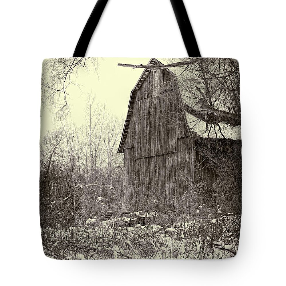 Architecture Tote Bag featuring the photograph Snow Covered Barn Black and White by LeeAnn McLaneGoetz McLaneGoetzStudioLLCcom