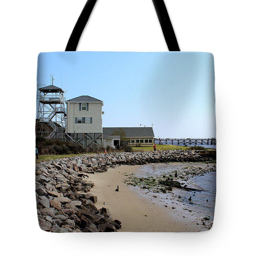 Seel Tote Bag featuring the photograph Southport on the Rocks by Robert M Seel
