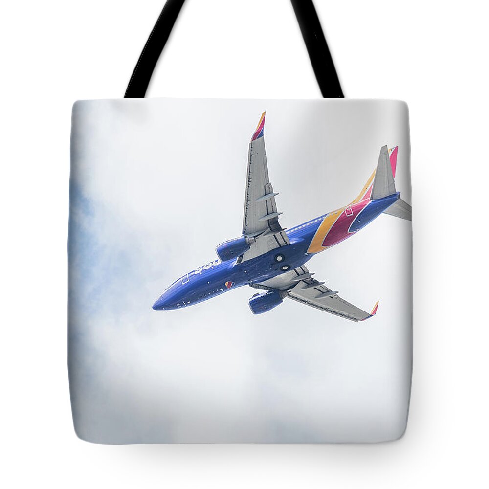 Southwest Airlines Tote Bag featuring the photograph Southwest Airlines with a Heart by Robert Bellomy