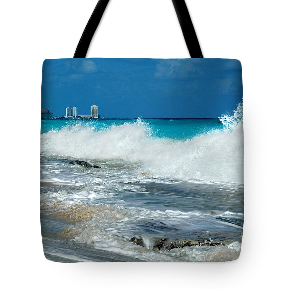 Sea Tote Bag featuring the photograph Splash Down by Mark Madere