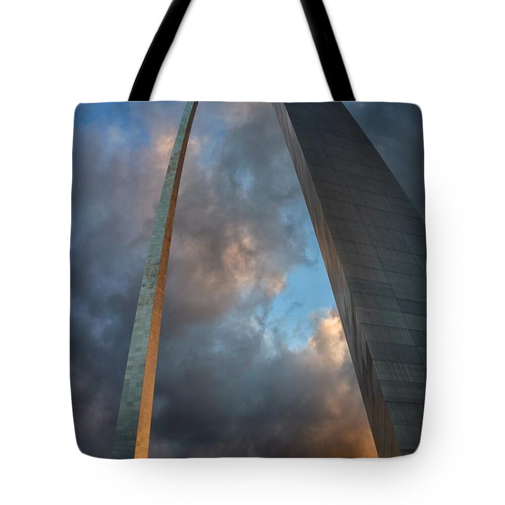Arch Tote Bag featuring the photograph St. Louis Arch at Sunrise by Buck Buchanan