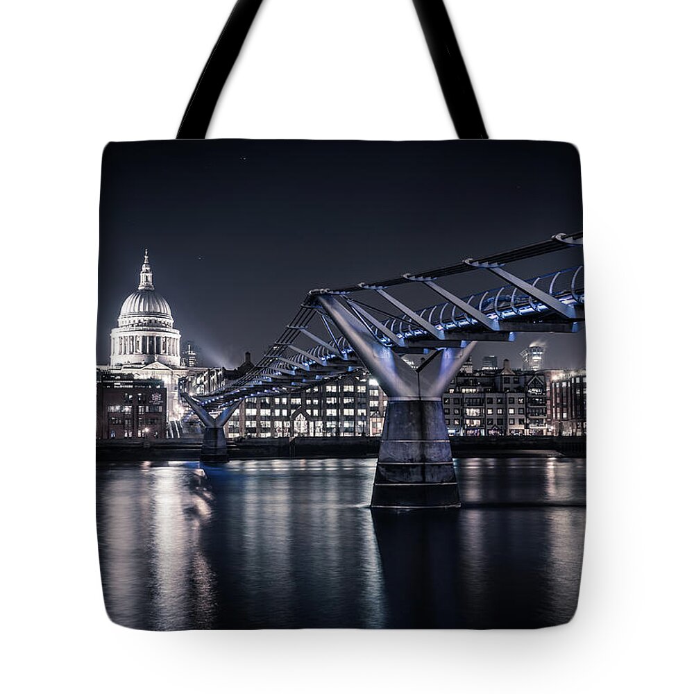 City Tote Bag featuring the photograph St Pauls Cathedral by James Billings
