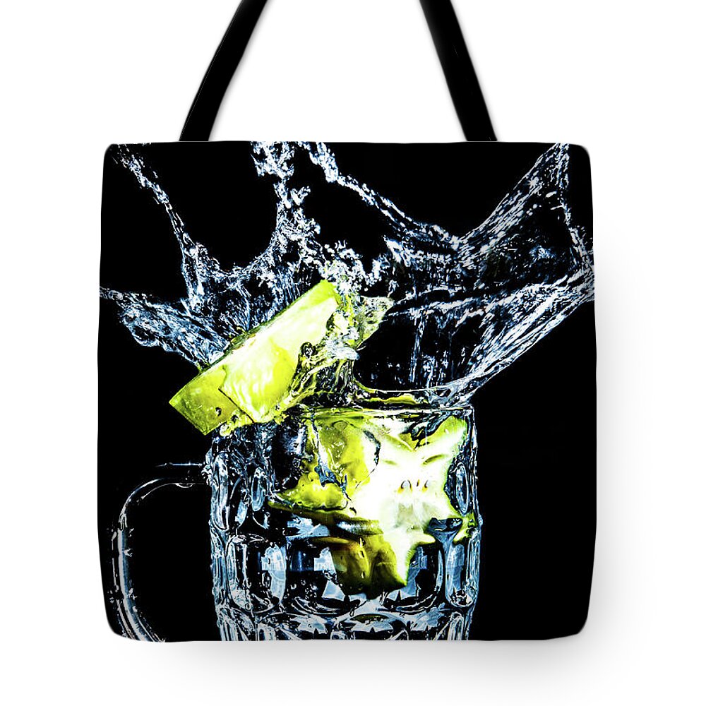 Artistic Tote Bag featuring the photograph Star Fruit Splash by Ray Shiu