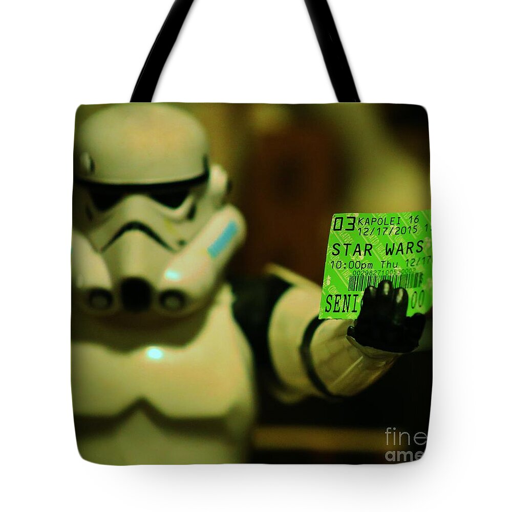 Star Wars Vii Tote Bag featuring the photograph Star Wars VII Debut, Hawaii by Craig Wood