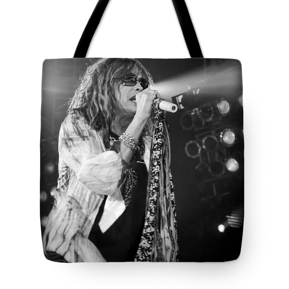 Steven Tyler Tote Bag featuring the photograph Steven Tyler in Concert by Traci Cottingham