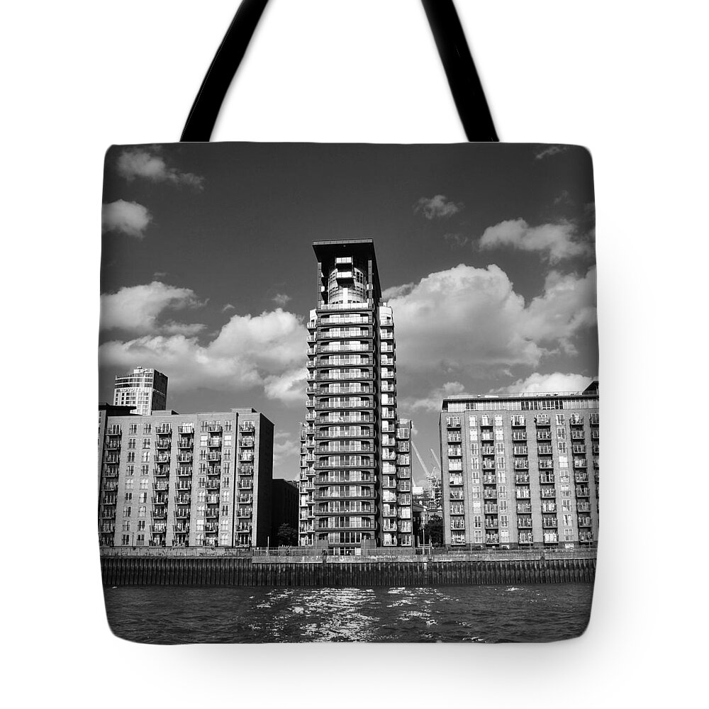 London Tote Bag featuring the photograph Structures in London 6.0 by Joshua Miranda