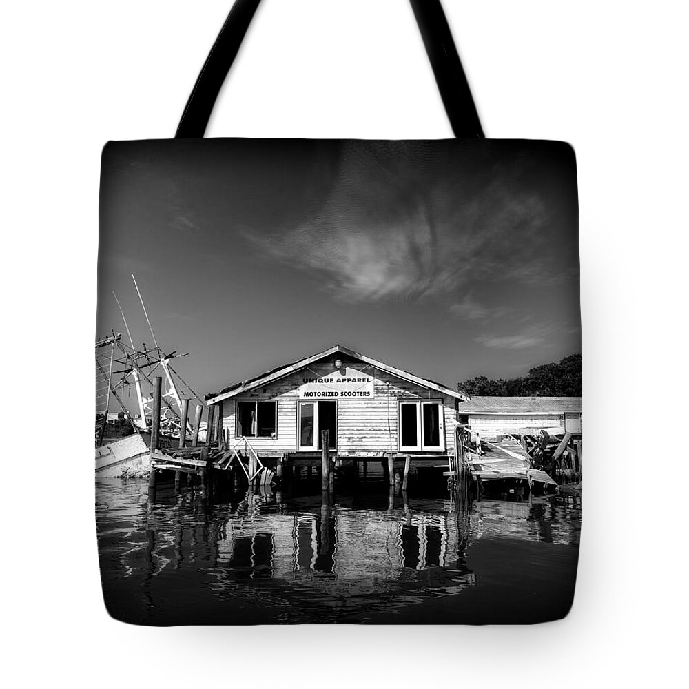 Closed Tote Bag featuring the photograph Sunken Dream by Alan Raasch
