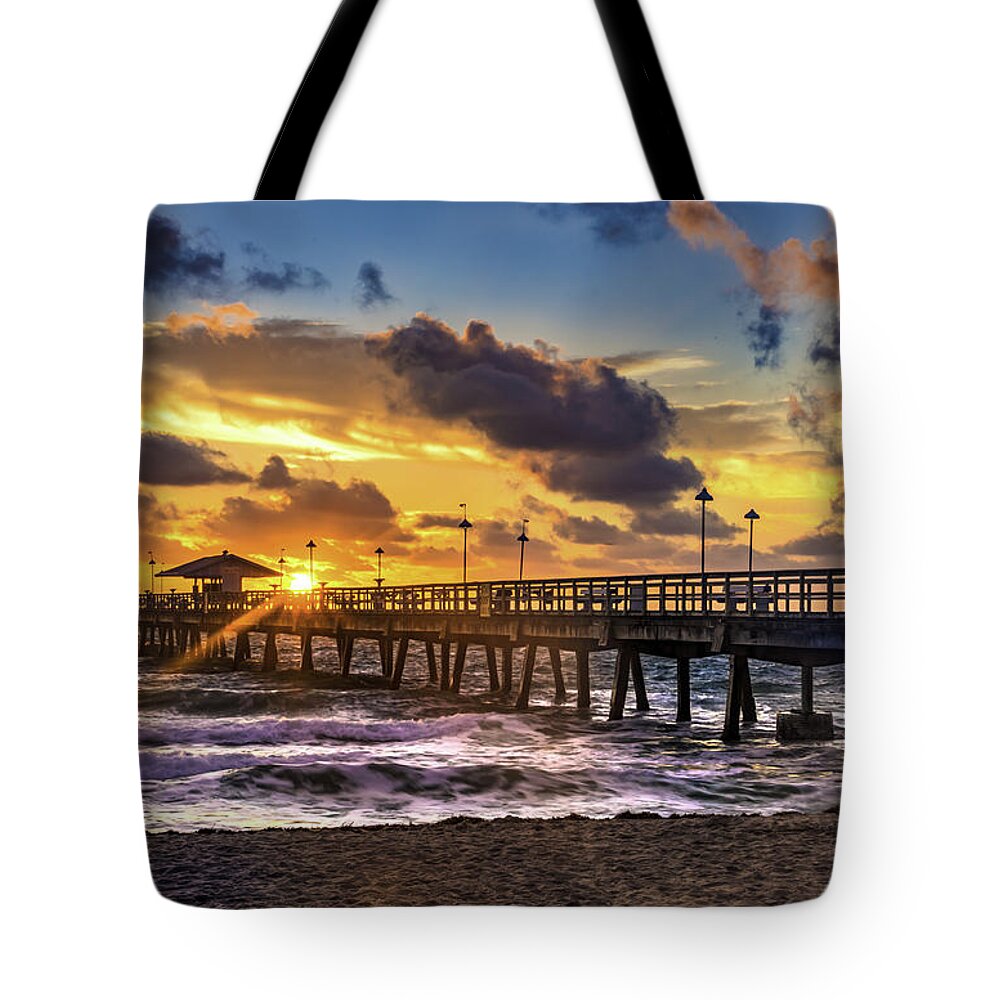 Florida Tote Bag featuring the photograph Sunrise Lauderdale By The Sea by Roberta Kayne