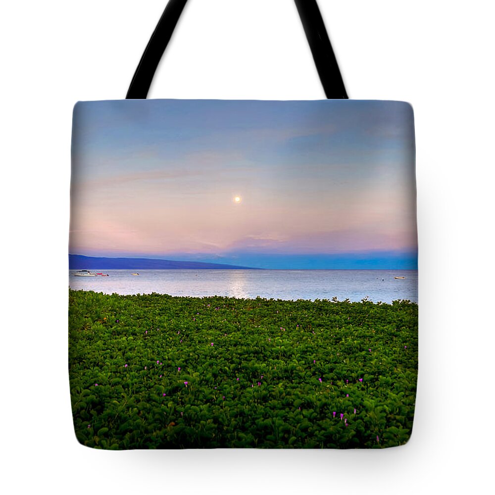 Ka'anapli Tote Bag featuring the photograph Sunrise Love by Kelly Wade