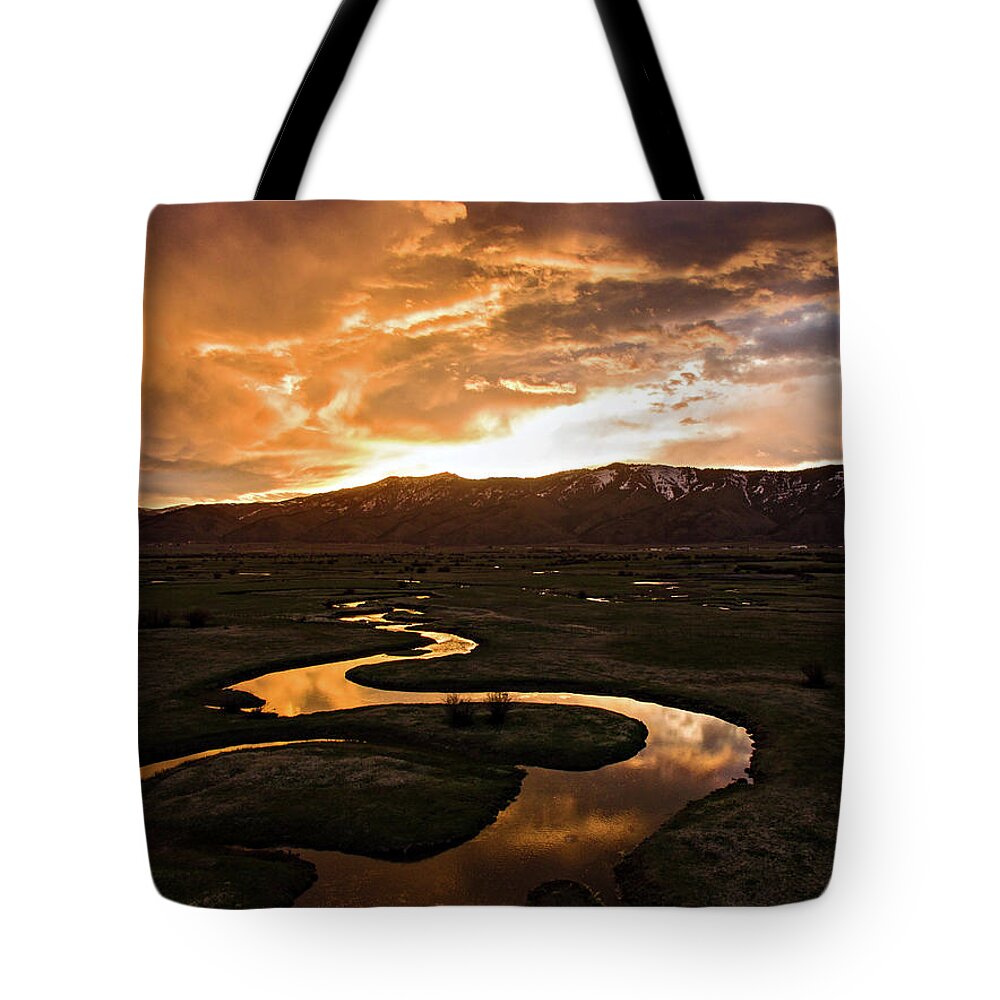 Wyoming Tote Bag featuring the photograph Sunrise Over Winding River by Wesley Aston