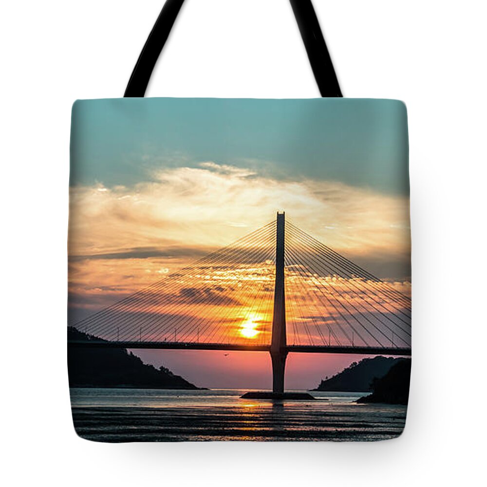Bridge Tote Bag featuring the photograph Sunset on the bridge by Hyuntae Kim
