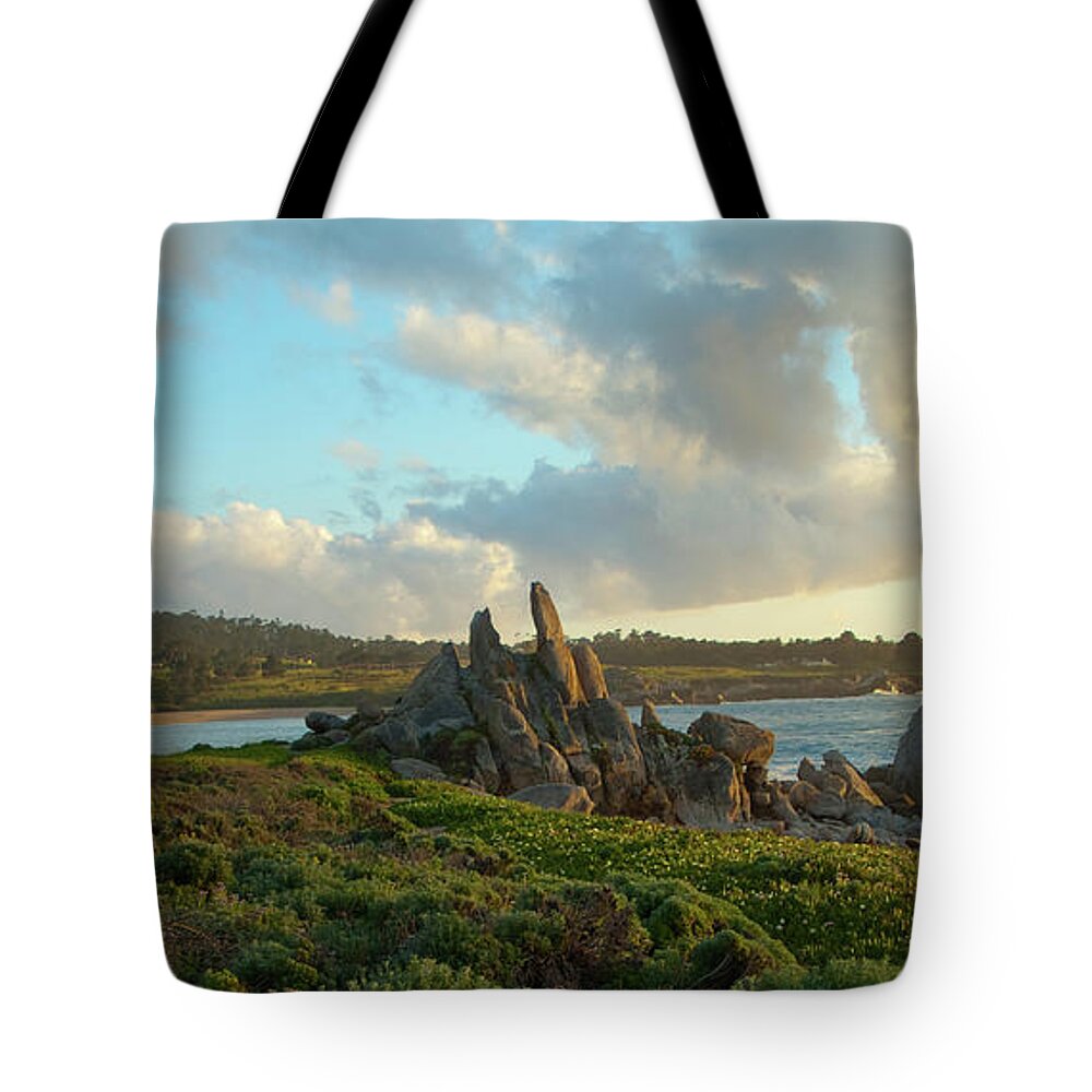 Sunset Tote Bag featuring the photograph Sunset on the Pacific Ocean by Charlene Mitchell