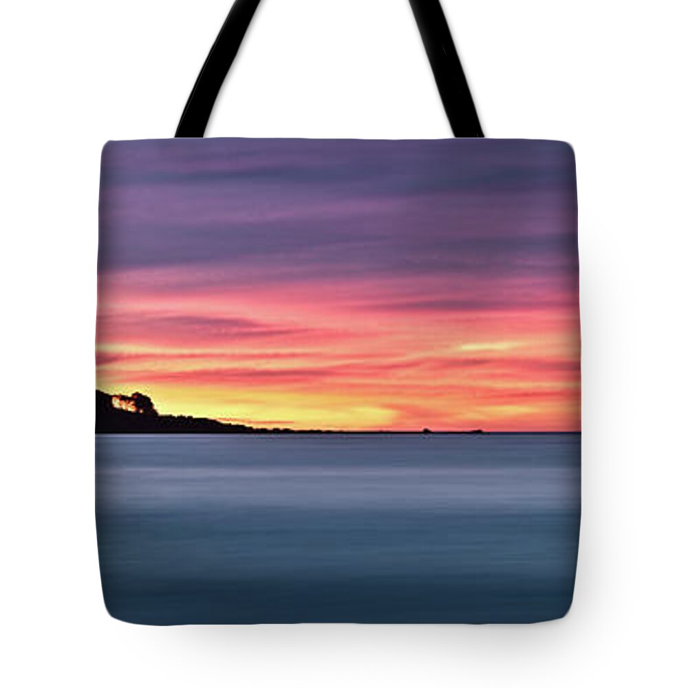 Mad About Wa Tote Bag featuring the photograph Sunset Penisular, Bunker Bay by Dave Catley