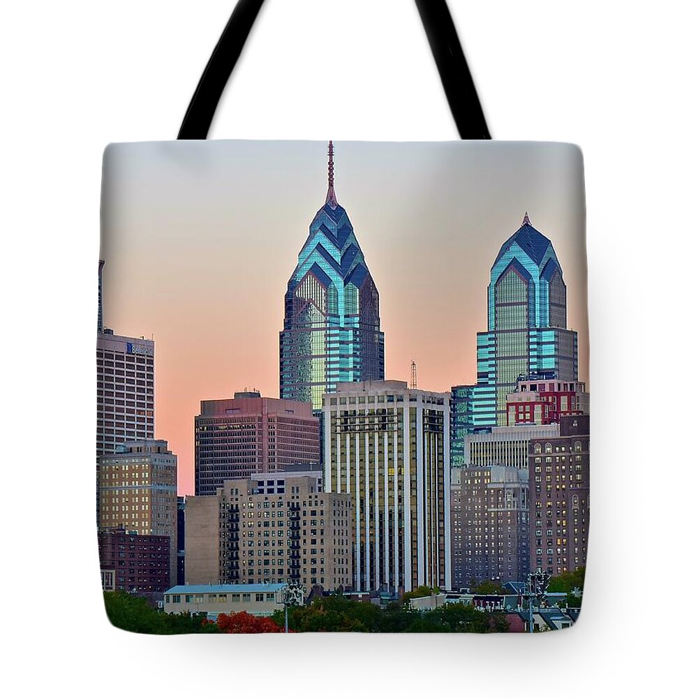 Philadelphia Tote Bag featuring the photograph Sunsets Glow in Philly by Frozen in Time Fine Art Photography