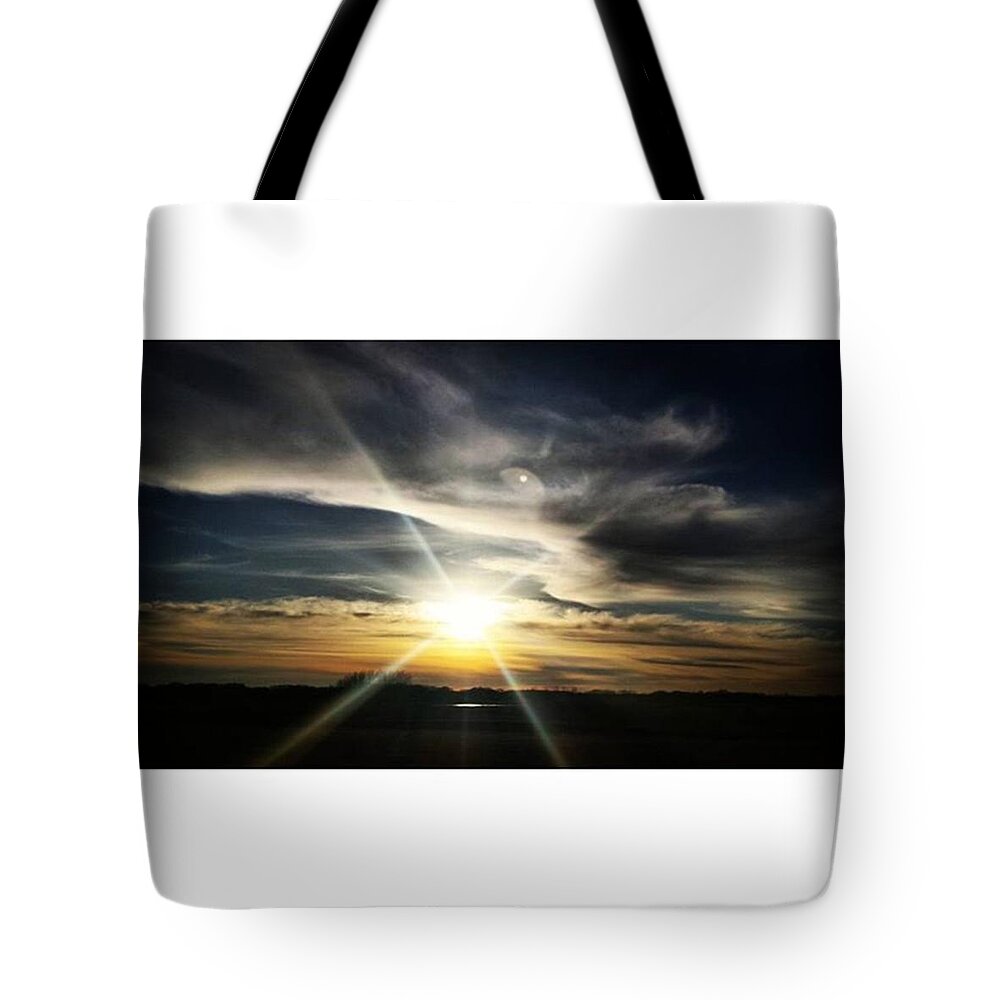 Instapic Tote Bag featuring the photograph Vacation by Mnwx Watcher