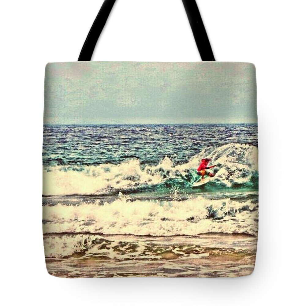 Surf Tote Bag featuring the photograph People On The Wave by Daisuke Kondo