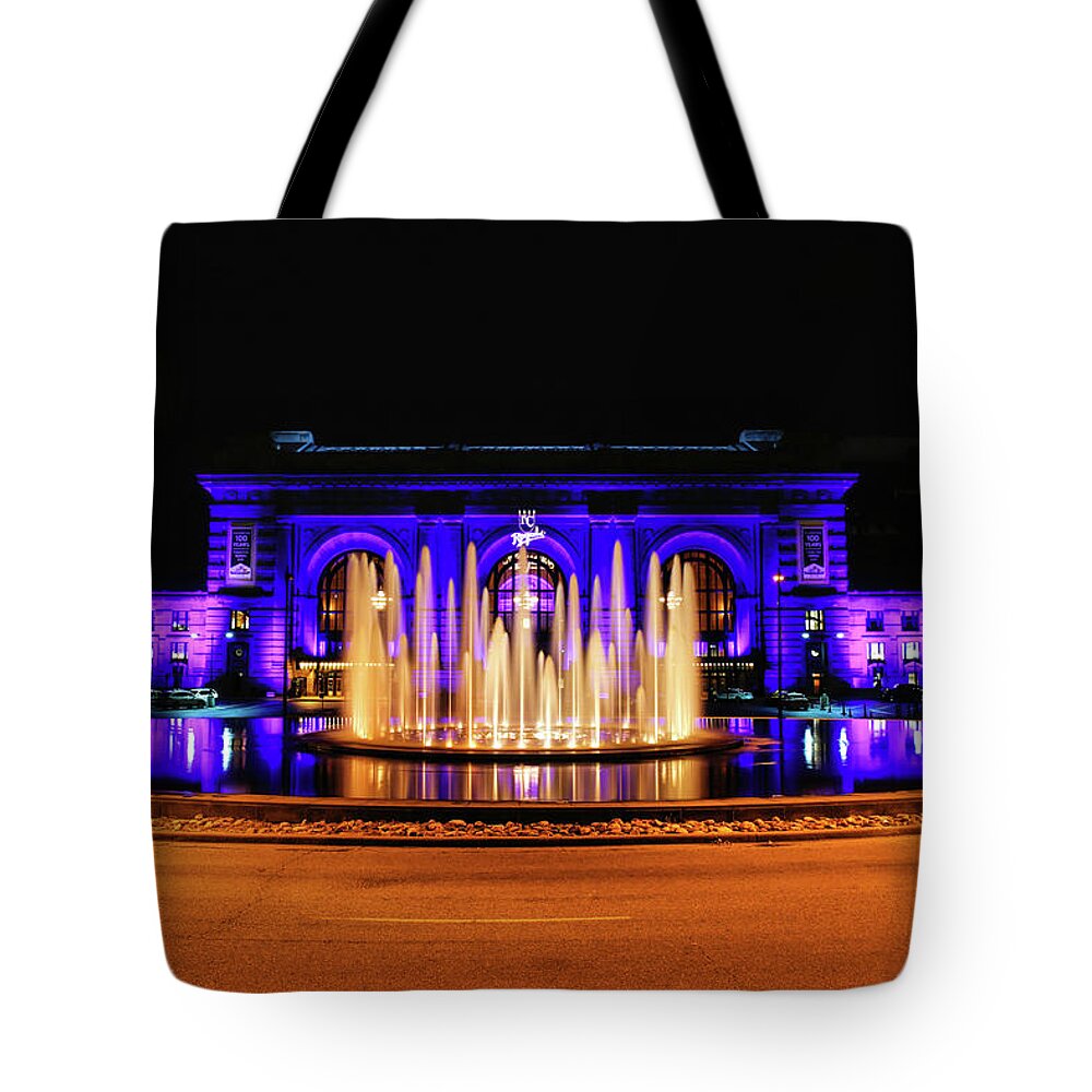 Union Station Tote Bag featuring the photograph Kansas City Union Station by Lynn Sprowl